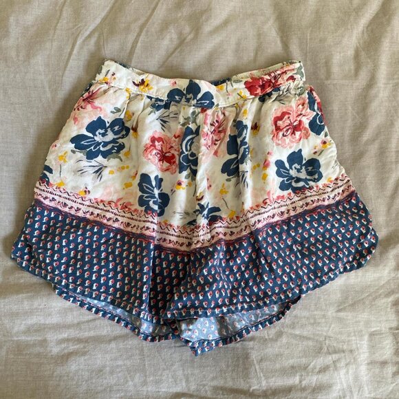 Abercrombie & Fitch Pants - Abercrombie and Fitch Floral Boho Flowy Shorts